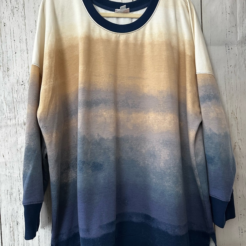 Lularoe “Hannah” top